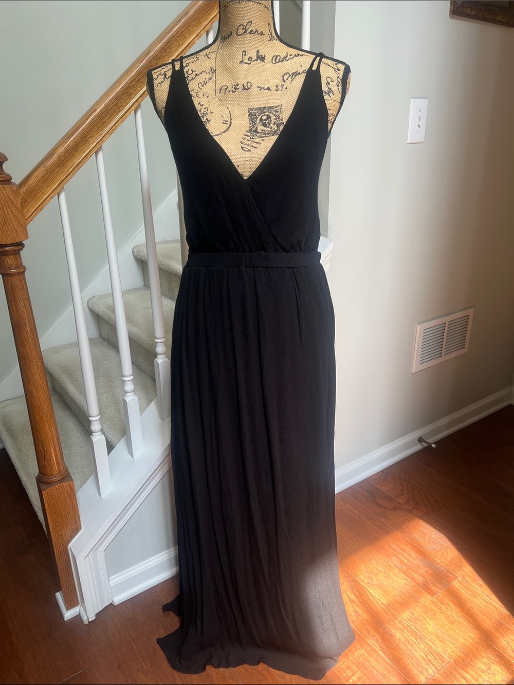 EUC Black KLd V-Neck Sleeveless Backless Maxi Dress (L)